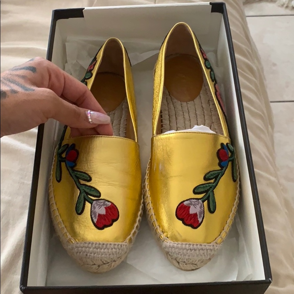 Gucci Pilar floral embroider metallic leather